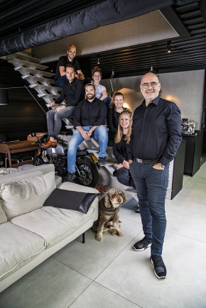 Courage | Lars Courage, Jan-Laurens, Nienke, Vivion, Rob, Rick en hond Valor